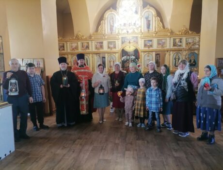 Встреча благодатного огня в поселке Вейделевка